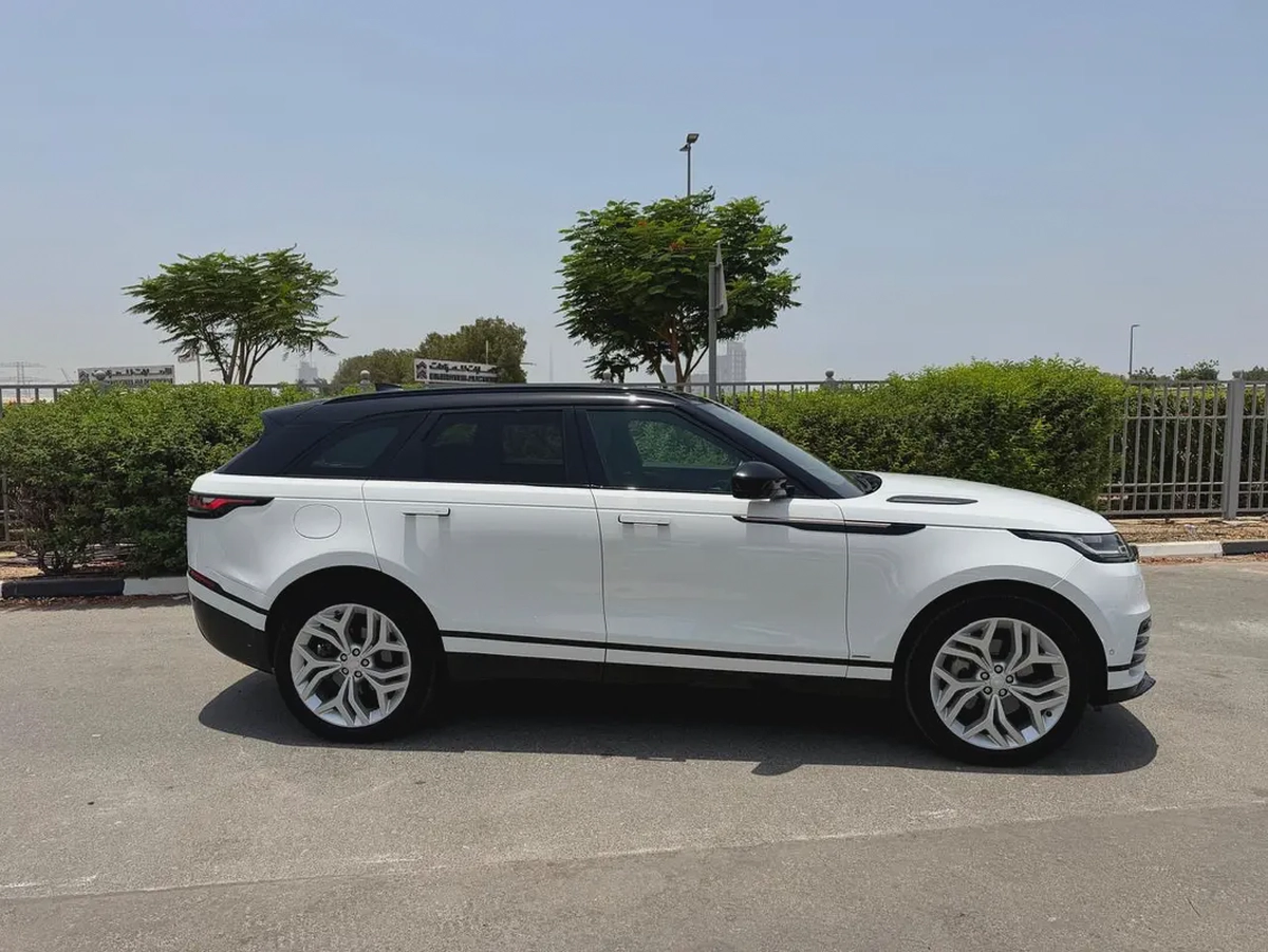 2020 Land Rover Range Rover Velar R-Dynamic SE - GCC Specs - Pristine Condition-3-3