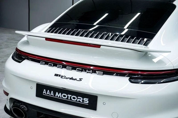 Porsche 911 Turbo 3.8L (580 HP) Coupe | GCC Specs | Full Option | Dealer Warranty Until 2027 | No Accident / No