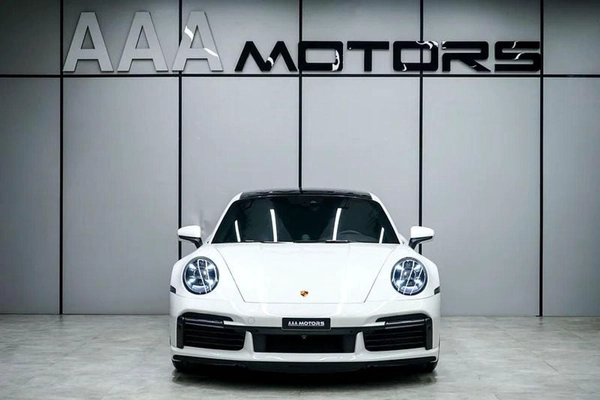 Porsche 911 Turbo 3.8L (580 HP) Coupe | GCC Specs | Full Option | Dealer Warranty Until 2027 | No Accident / No