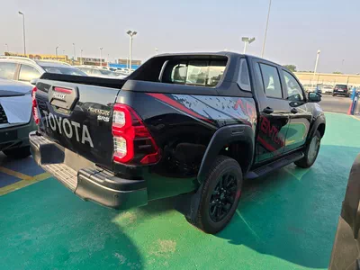 TOYOTA HILUX ADVENTURE DIESEL 2026 | BLACK EXTERIOR-2