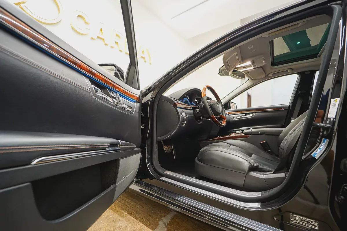 AED 1136 | MERCEDES S500 AMG 2012 | PRISTINE CONDITION | LOW KMS | HI SPECS | 1 YEAR WARRANTY-8-8
