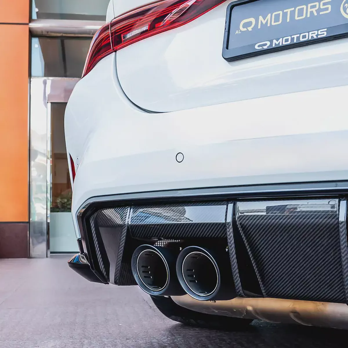 2023 BMW M4 CSL  GCC DONE ONLY 1000KM-4-4