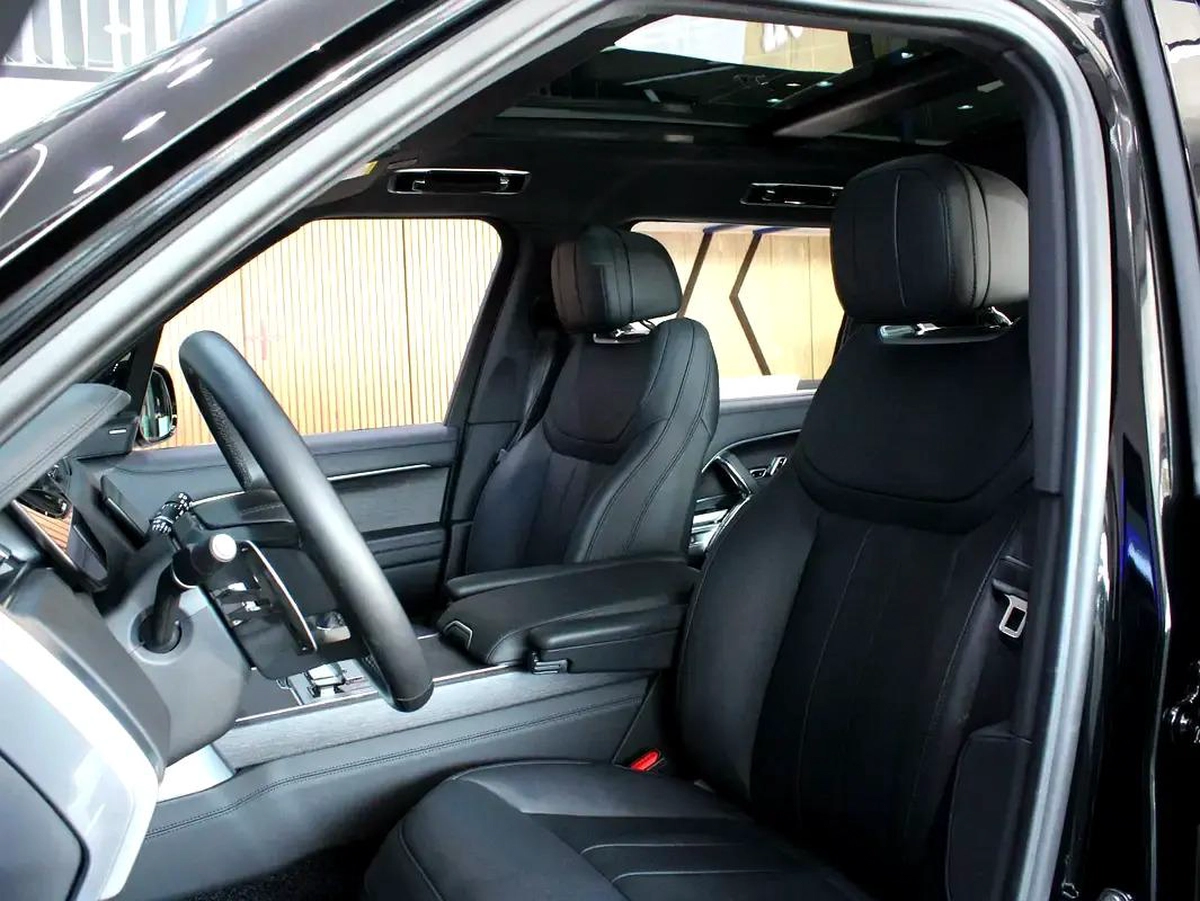 2025 - Land Rover Range Rover Vogue SE 2025 - Low mileage-3-3