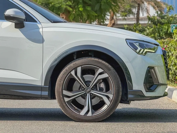 2024 Audi Q3 35 TFSI - GCC Specs - Brand New
