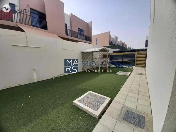 The Lavish 4BHK + Majlis Villa For Rent in Nasma Residense