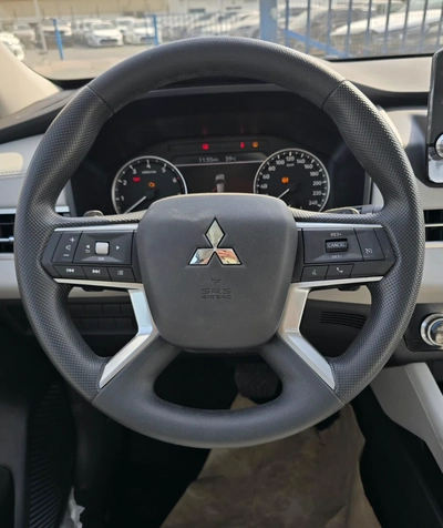 New Mitsubishi Outlander MLINE-15