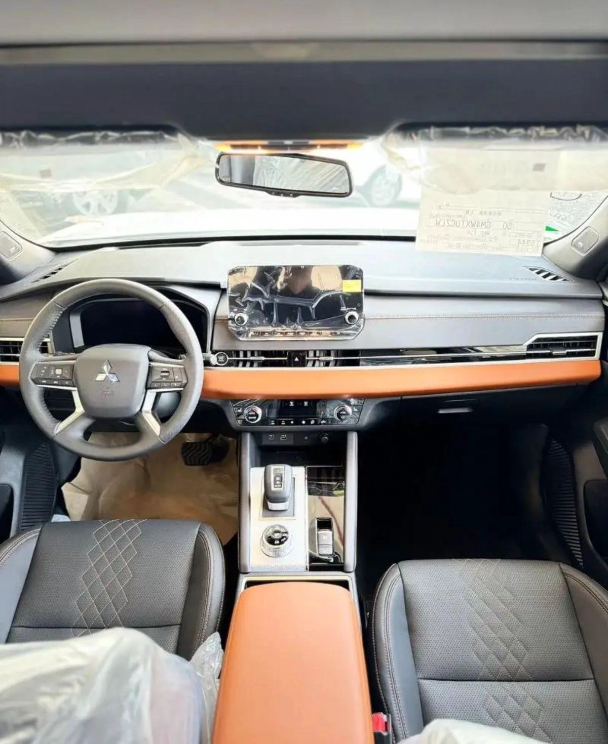 New Mitsubishi Outlander MLINE-14-14