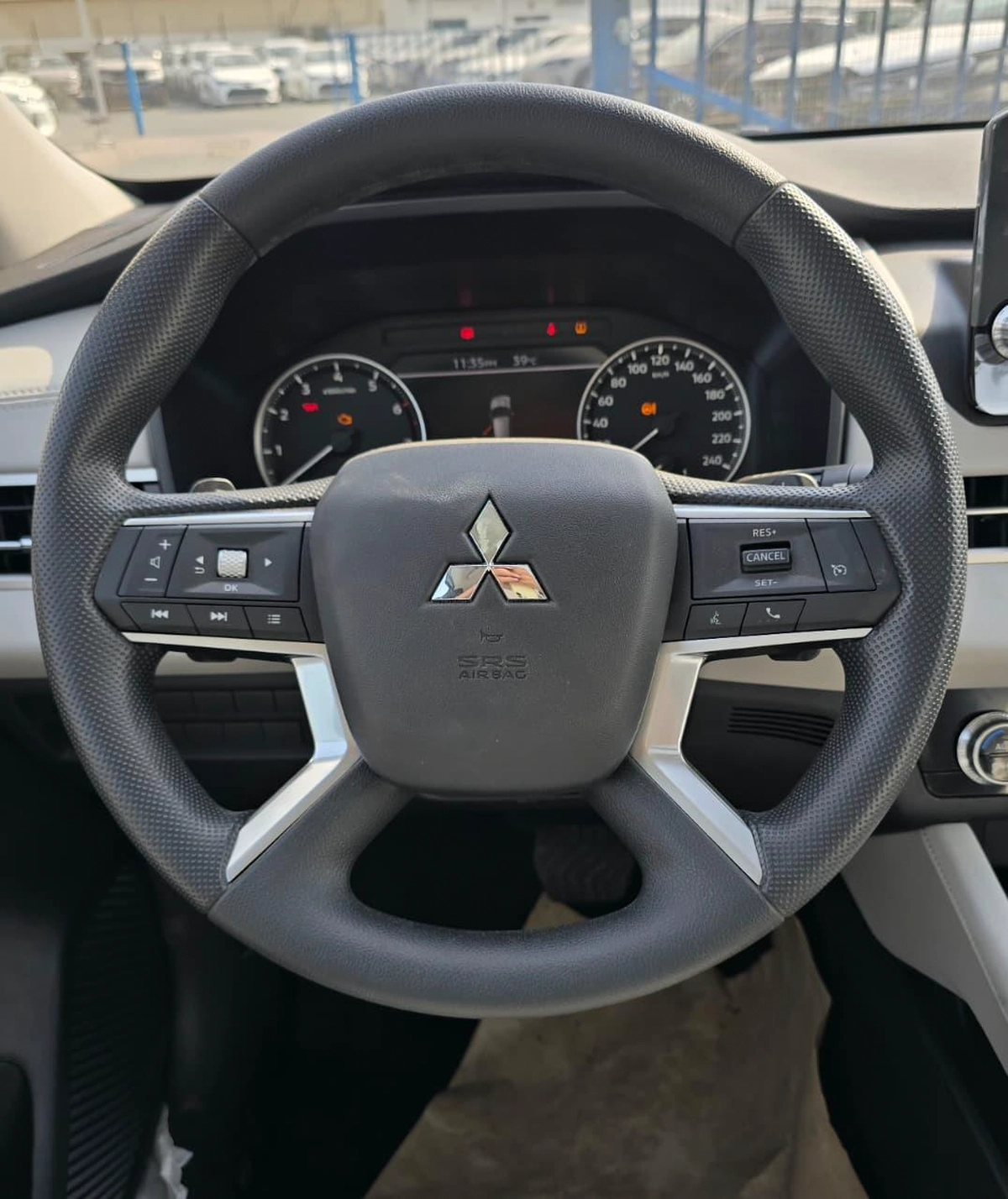New Mitsubishi Outlander MLINE-15-15