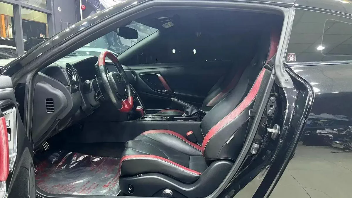 Nissan GT-R BLACK EDITION 2015-10-0