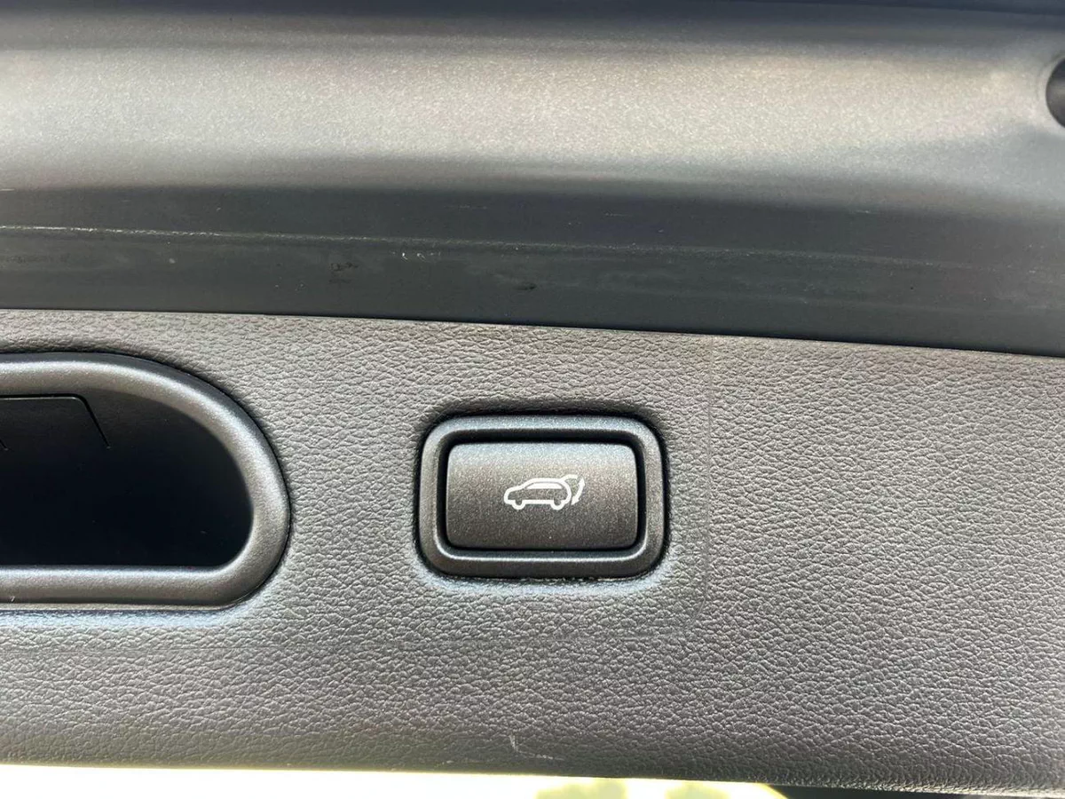Hyundai Tucson GLS 2021 Hyundai Tucson Limited  2.4L V4 - Panoramic View - 360* 5 CAM With Radar & Sensor - AWD 4x4 - L-12-0