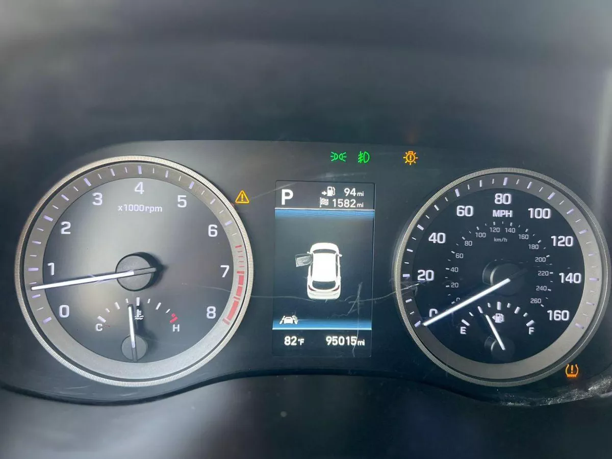 Hyundai Tucson GLS 2021 Hyundai Tucson Limited  2.4L V4 - Panoramic View - 360* 5 CAM With Radar & Sensor - AWD 4x4 - L-22-0