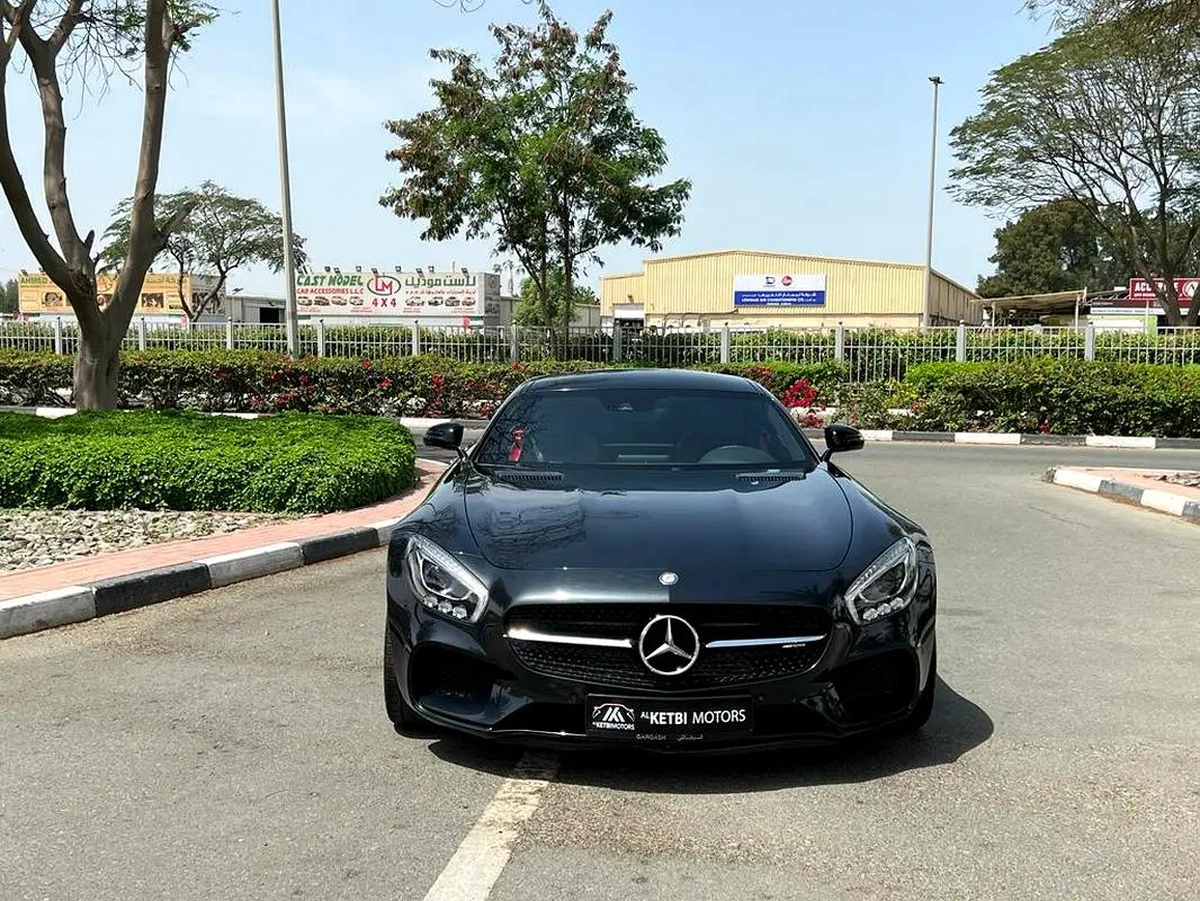 Mercedes-Benz AMG-GT S-4-4