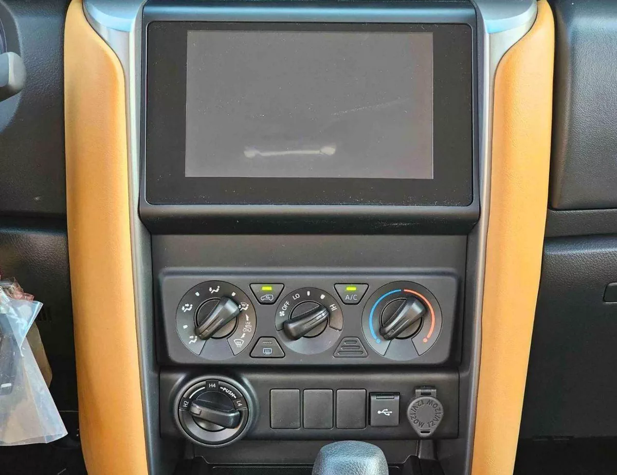 Toyota Fortuner EXR FORTUNER || 2.4L DIESEL V4 4WD / FR&RR PARKING SENSEOR / MANUAL AC (CODE # FDMC)-15-0
