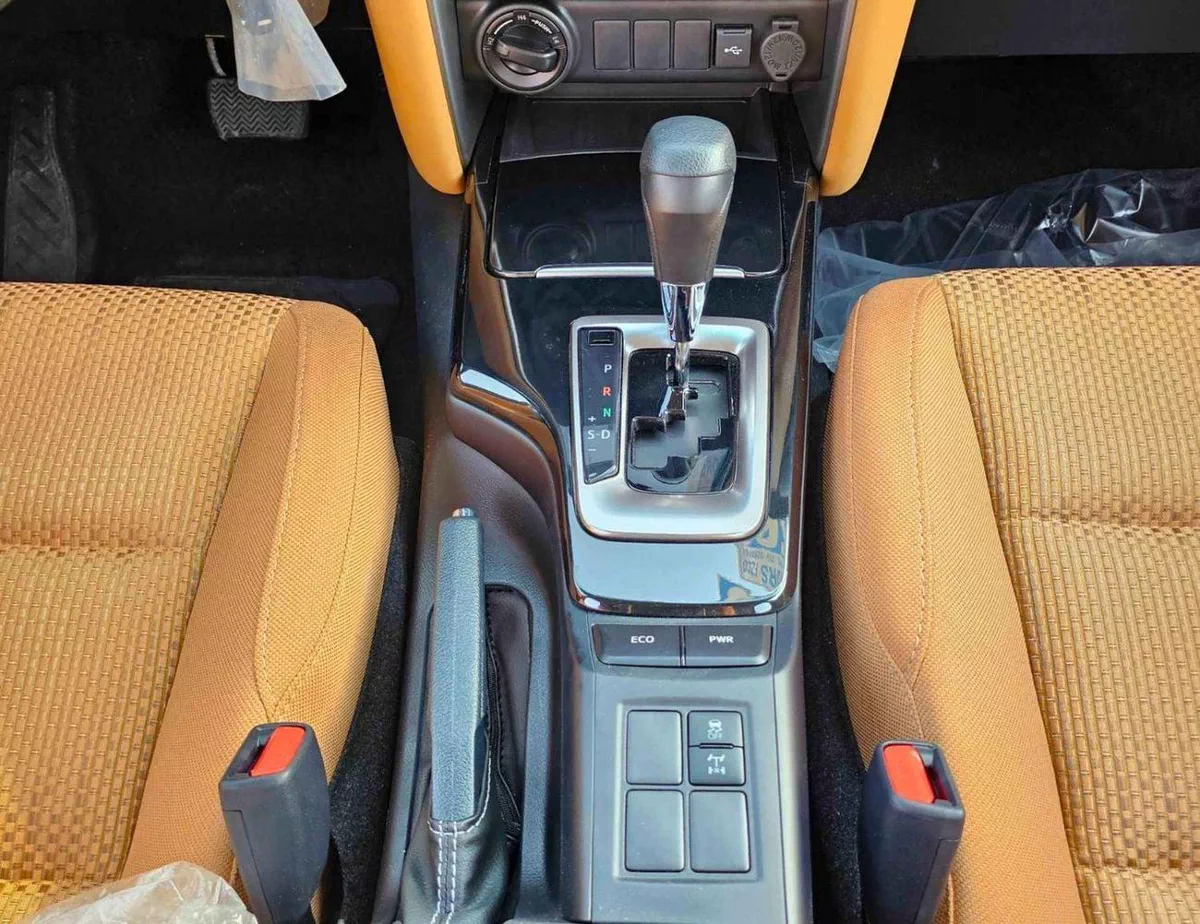 Toyota Fortuner EXR FORTUNER || 2.4L DIESEL V4 4WD / FR&RR PARKING SENSEOR / MANUAL AC (CODE # FDMC)-16-0