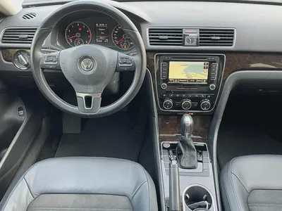 VOLKSWAGEN PASSAT - GCC SPECS - FULL SERVICE HISTORY - UNDER WARRANTY - ORIGINAL PAINT --11