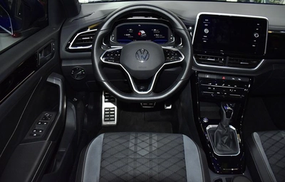Volkswagen T-ROC R-Line ( 2023 Model ) in Blue Color GCC Specs-12
