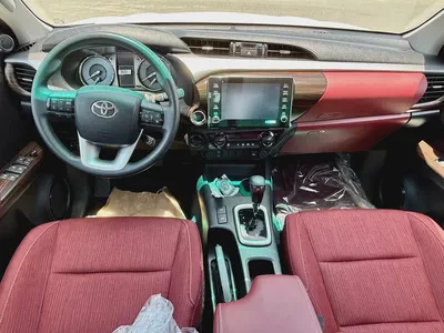 Toyota Hilux SR5 2026 - GCC Specs - Brand New!-5