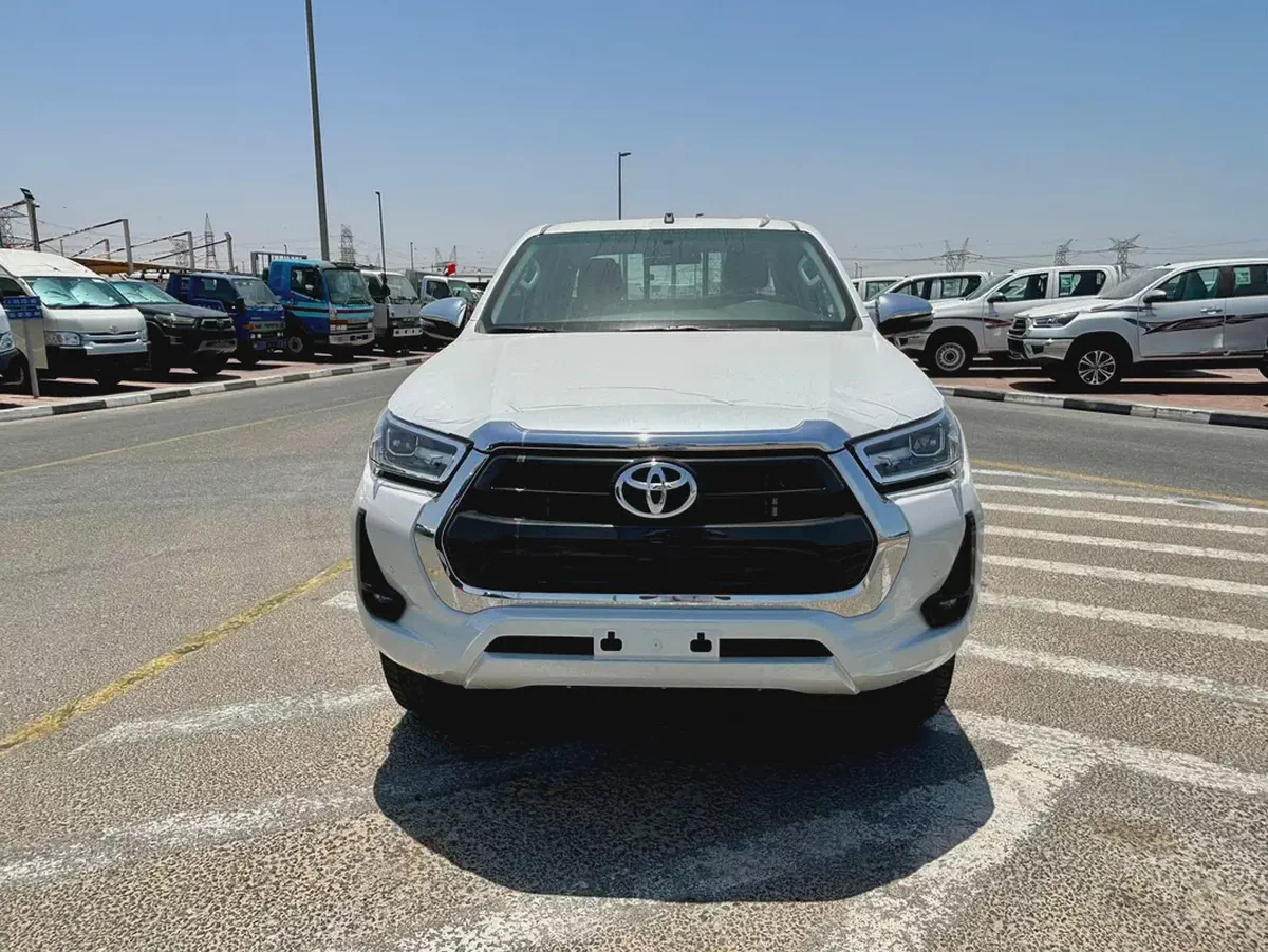 Toyota Hilux SR5 2026 - GCC Specs - Brand New!