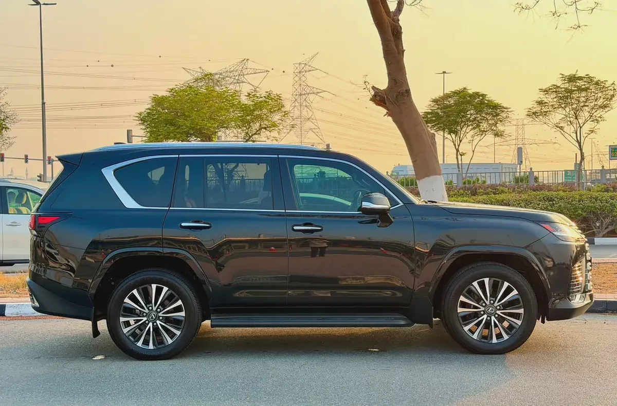 Lexus LX 600 Prestige 2025 | Canadian Specs | Brand New Luxury SUV-3-3