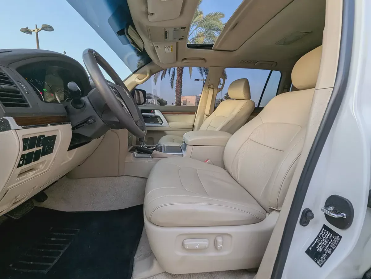 Toyota Land Cruiser 2018 GXR Top Full Option | GCC Specs | V8 4.6L |-4-4