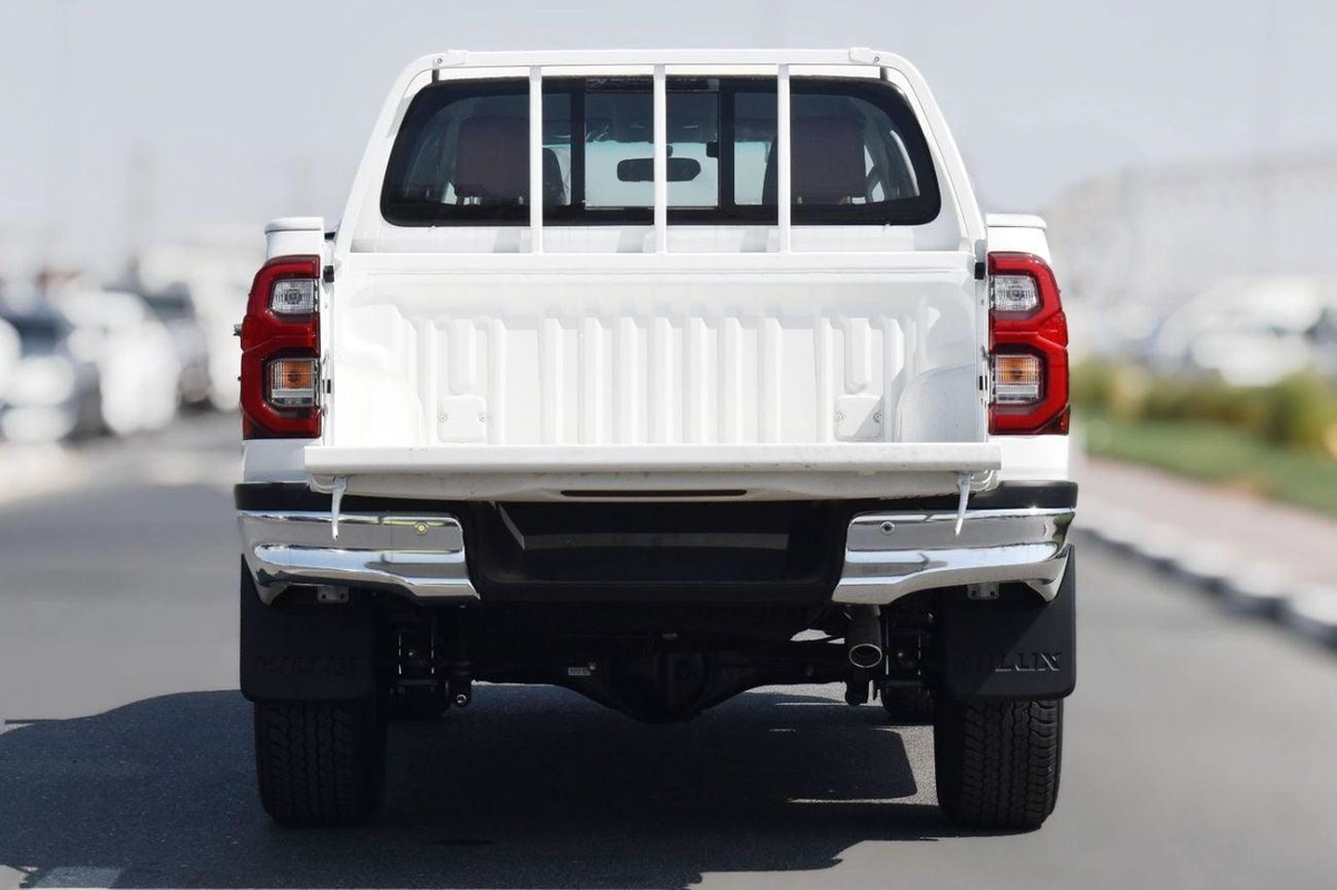 Toyota Hilux SGLX HILUX SR5 2.7L V4 PETROL MANUL-5-0