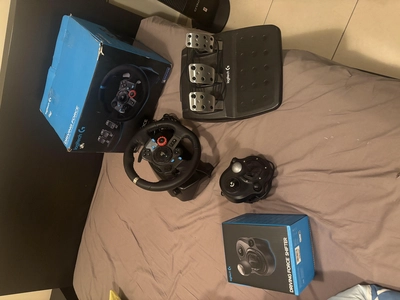 Logitech G29 Racing Wheel-4