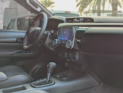 TOYOTA HILUX 2021 FACELIFTED 2025 GR SPORT GCC IN EXCELLENT CONDITION-11
