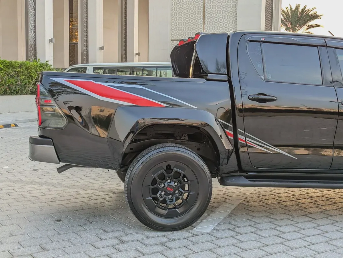 TOYOTA HILUX 2021 FACELIFTED 2025 GR SPORT GCC IN EXCELLENT CONDITION