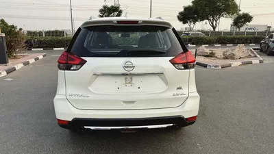 2018 Nissan X-Trail SL top option Gcc specs , excellent condition-4
