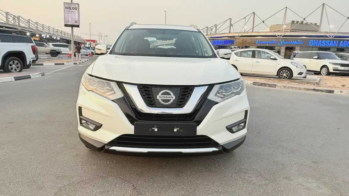 2018 Nissan X-Trail SL top option Gcc specs , excellent condition-12-12