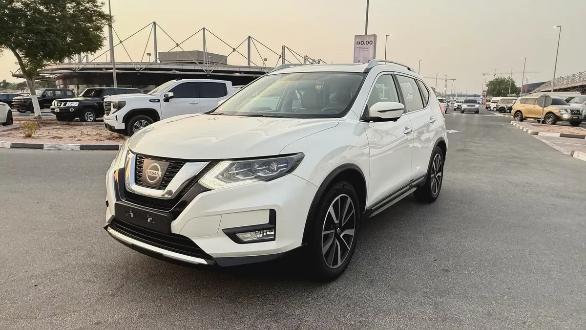 2018 Nissan X-Trail SL top option Gcc specs , excellent condition-1-1