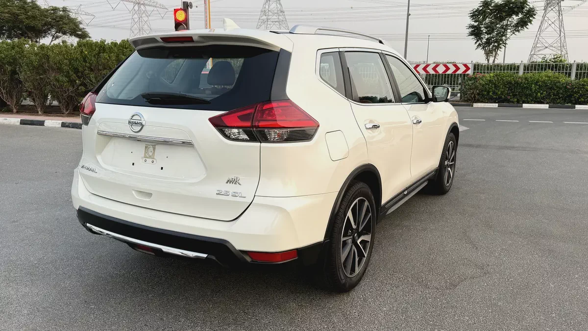 2018 Nissan X-Trail SL top option Gcc specs , excellent condition-3-3