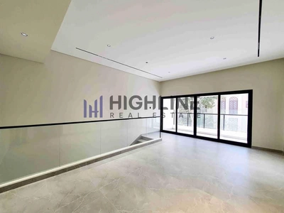 Exclusive 4-Bedroom Luxury Villa Near the Beach-13
