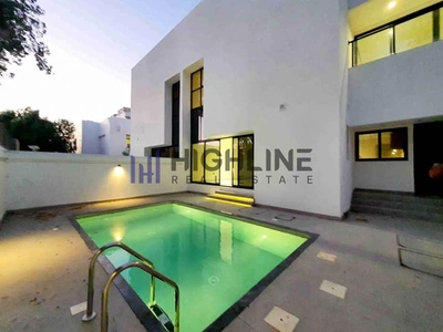 Exclusive 4-Bedroom Luxury Villa Near the Beach-18