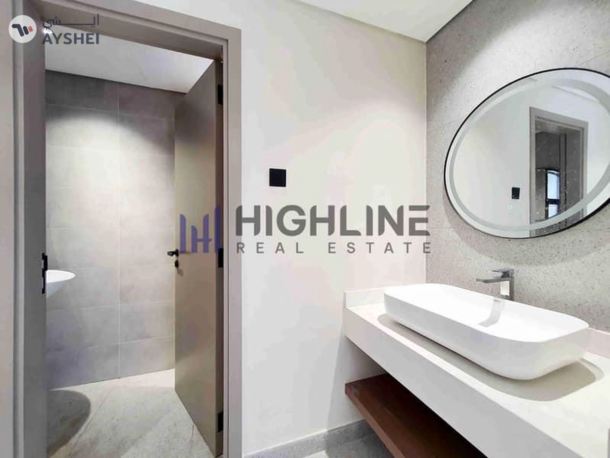 Exclusive 4-Bedroom Luxury Villa Near the Beach-9-9