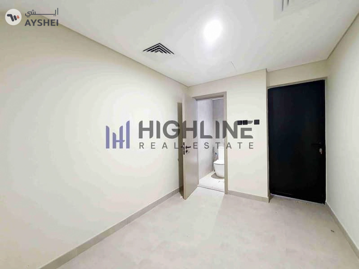 Exclusive 4-Bedroom Luxury Villa Near the Beach-10-10