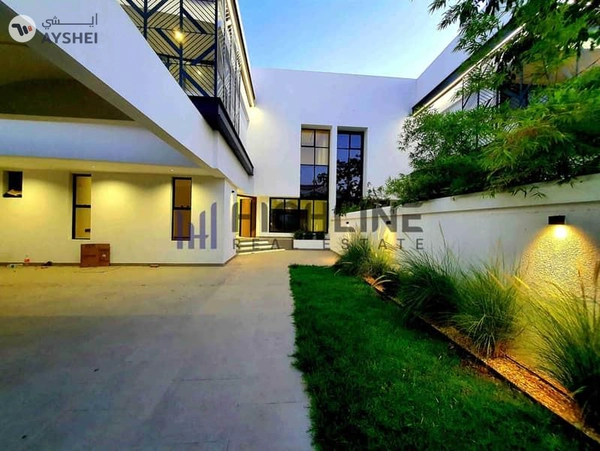 Exclusive 4-Bedroom Luxury Villa Near the Beach