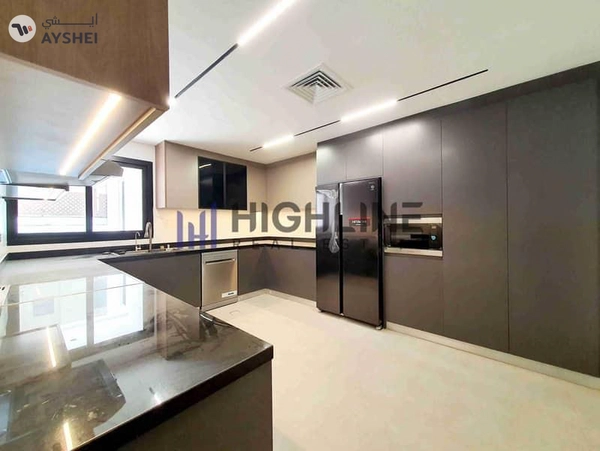 Exclusive 4-Bedroom Luxury Villa Near the Beach