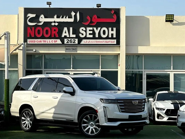 2022 Cadillac Escalade Platinum | GCC Specs full optiono original paint Under warranty Mileage