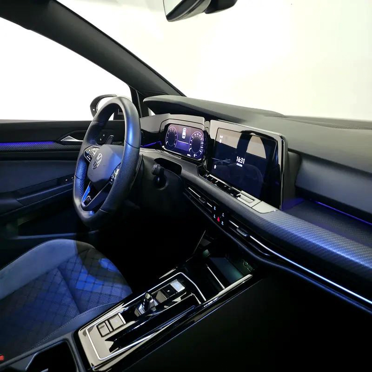 Volkswagen Golf R Performance Edition 2024 | GCC Specs | Brand New-3-3