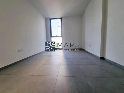 Luxury| Spacious| 2 Bedroom Apartment| With Balcony+ Covered Parking| Best Price-11