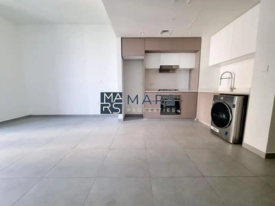Luxury| Spacious| 2 Bedroom Apartment| With Balcony+ Covered Parking| Best Price-4