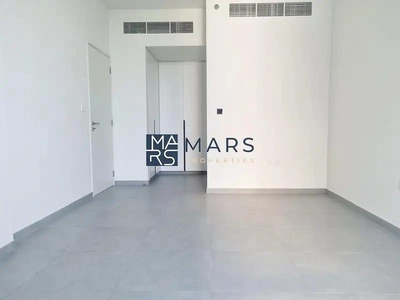 Luxury| Spacious| 2 Bedroom Apartment| With Balcony+ Covered Parking| Best Price-6