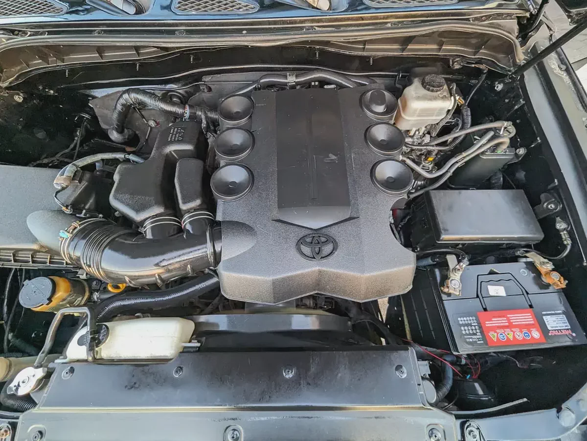 TOYOTA FJ CRUISER 2011 GCC IN EXCELLENT CONDITION-10-10