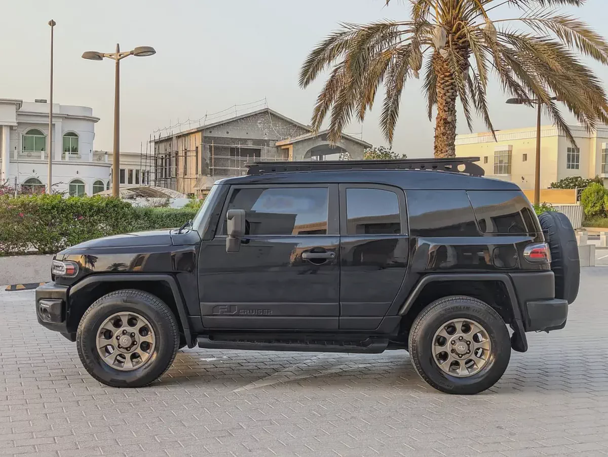 TOYOTA FJ CRUISER 2011 GCC IN EXCELLENT CONDITION-14-14