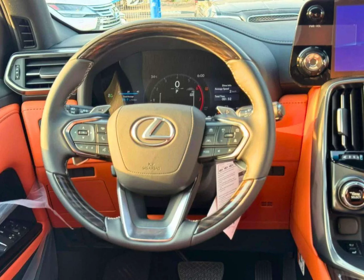 Lexus LX600 VIP 3.5L PETROL || RADAR | 360*CAMERA | LEATHER WITH PWR SEATS | SUNROOF | REAR ENTERTAINMENT SCREEN-17-0