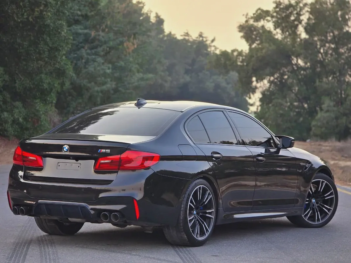 BMW M5 Competition 2019 Korean Specs - Perfect condition - Low mileage - Twin turbo-4-4