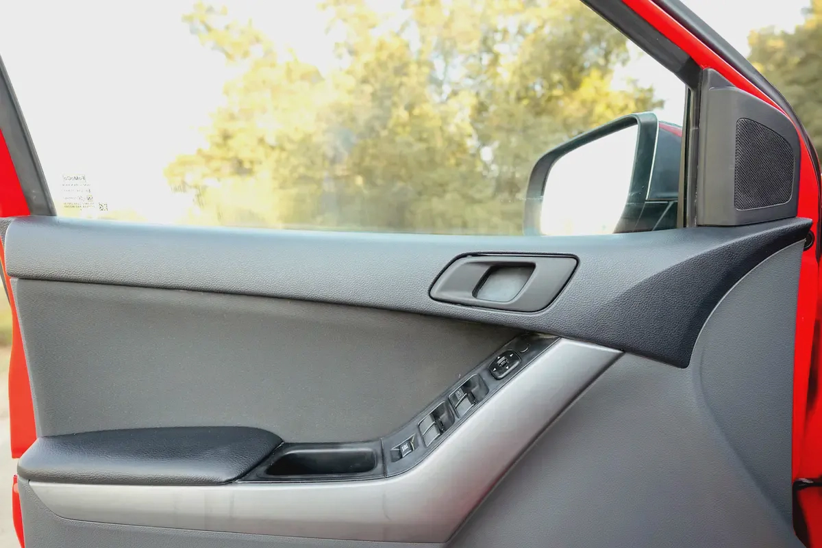 Mazda BT-50 | Double Cabin 4X2 | Manual | GCC Specs | Ref#M99655-17-17