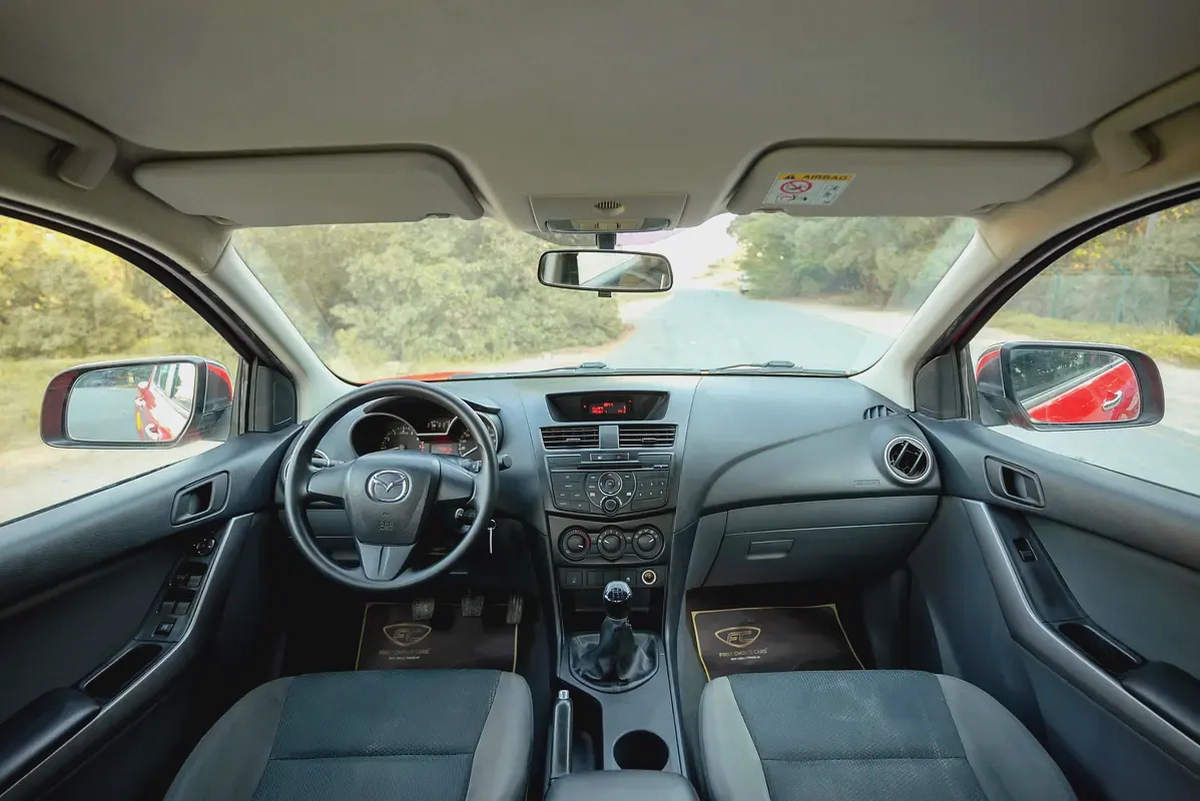 Mazda BT-50 | Double Cabin 4X2 | Manual | GCC Specs | Ref#M99655-7-7