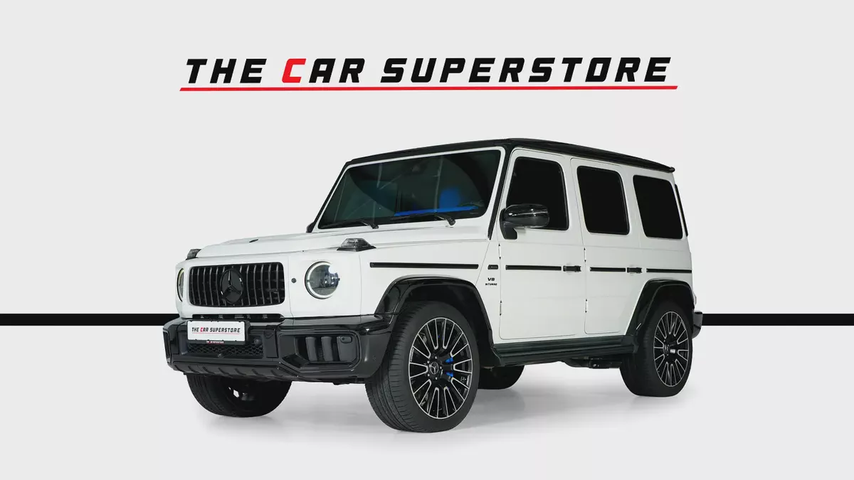 Mercedes Benz G63 AMG-2025 Facelift-Dual Tone Color-Blue Interior Leather Upgrade- Carbon Fiber-3-3